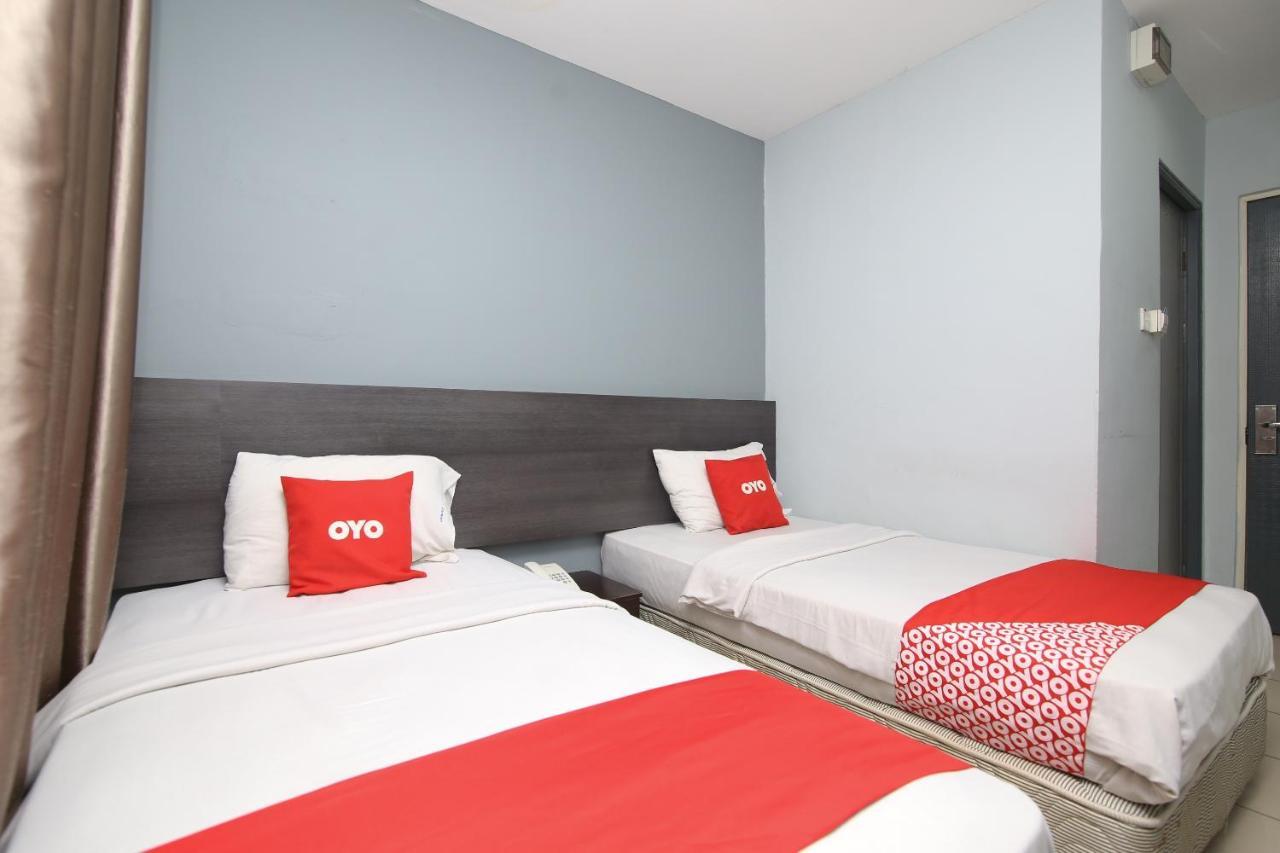 Oyo 90136 Jumbo Inn Kuching Eksteriør bilde