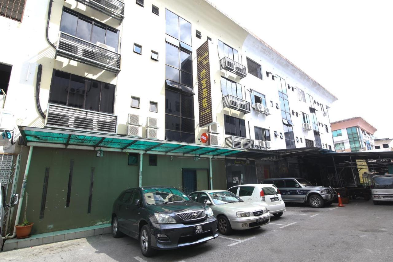 Oyo 90136 Jumbo Inn Kuching Eksteriør bilde