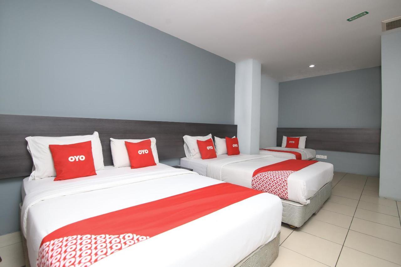 Oyo 90136 Jumbo Inn Kuching Eksteriør bilde