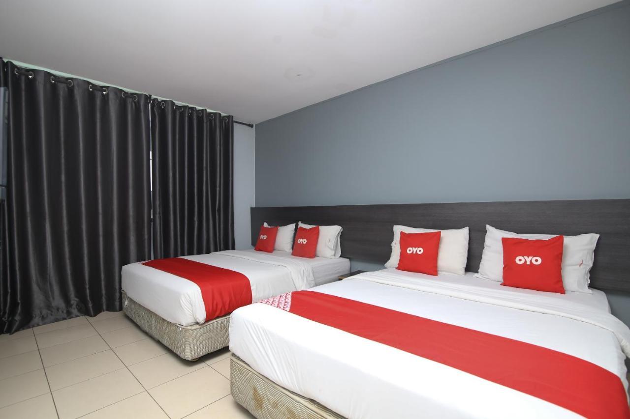 Oyo 90136 Jumbo Inn Kuching Eksteriør bilde