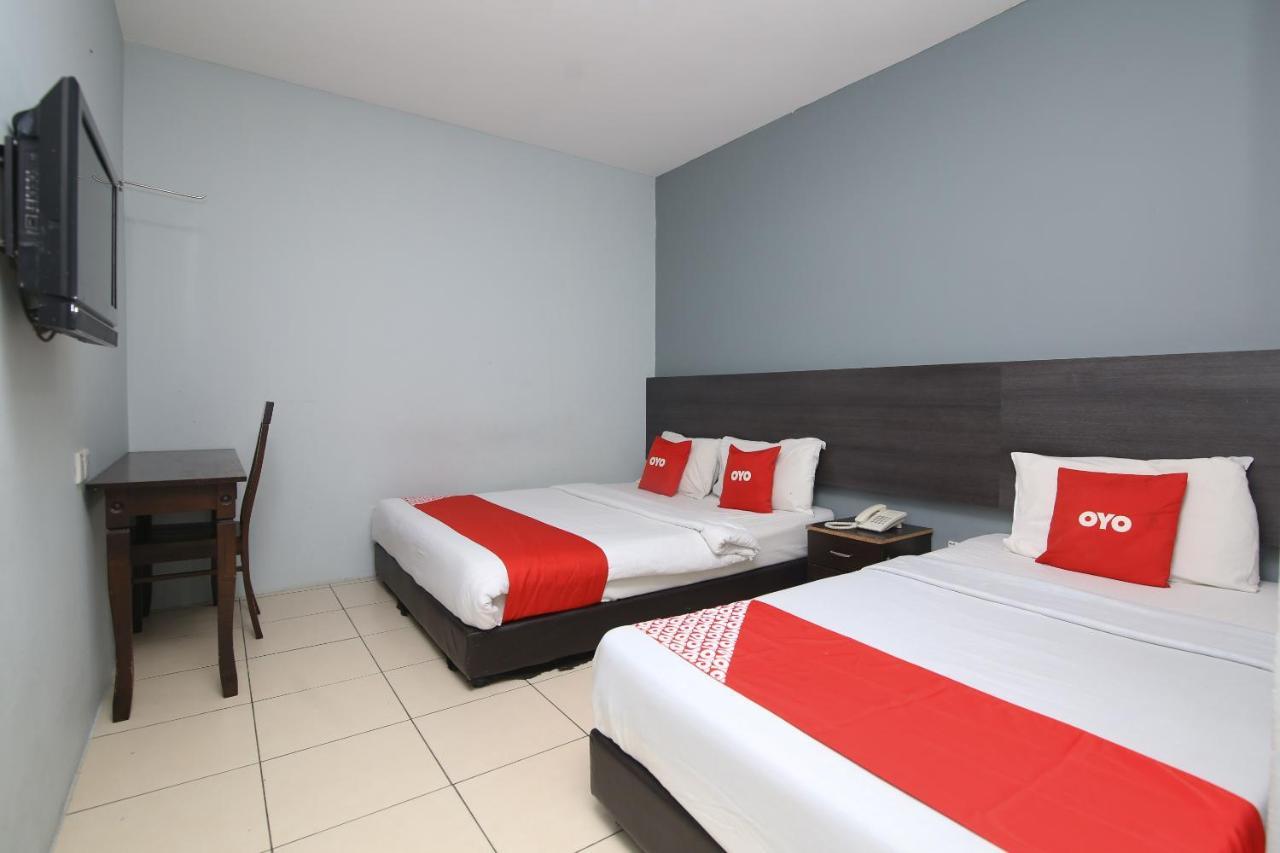 Oyo 90136 Jumbo Inn Kuching Eksteriør bilde