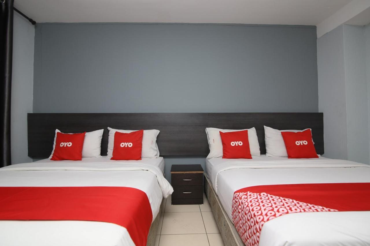 Oyo 90136 Jumbo Inn Kuching Eksteriør bilde