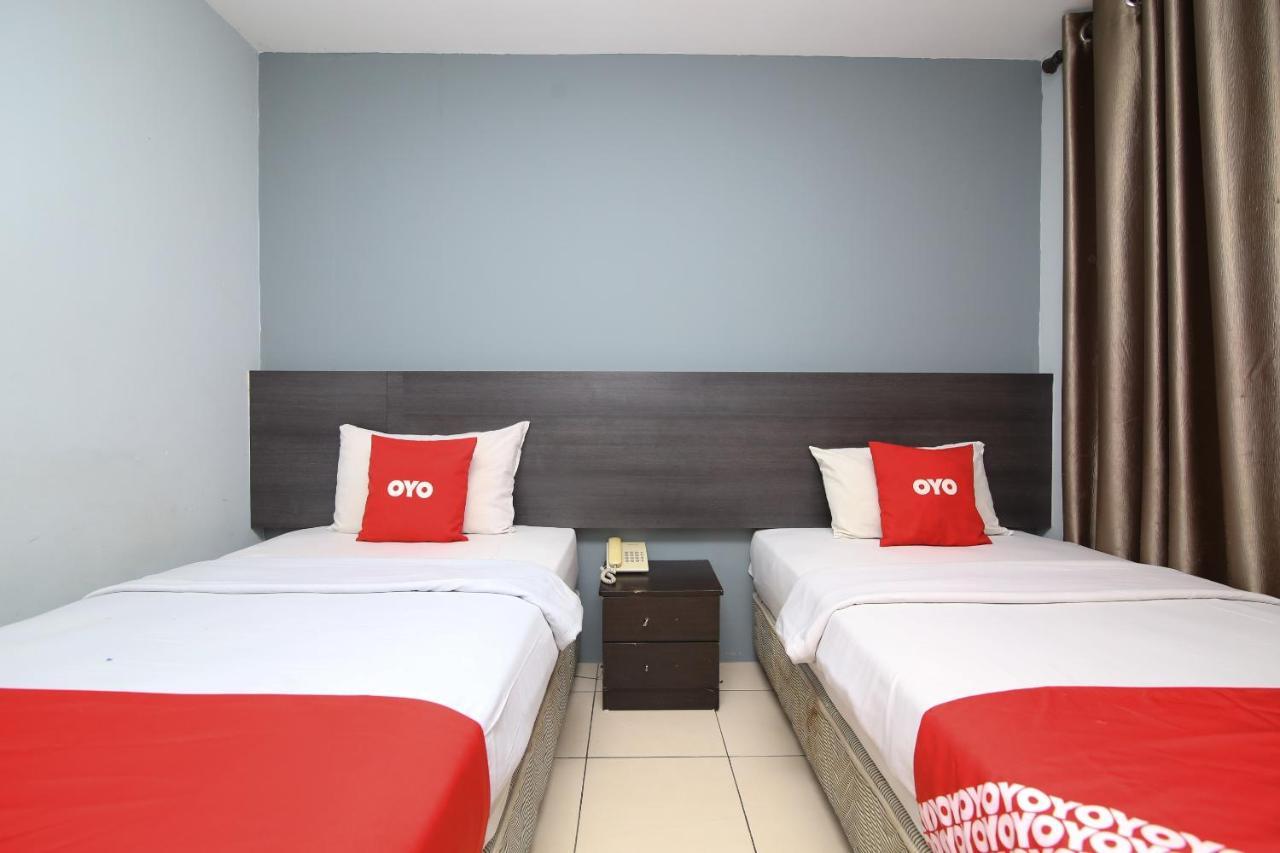 Oyo 90136 Jumbo Inn Kuching Eksteriør bilde