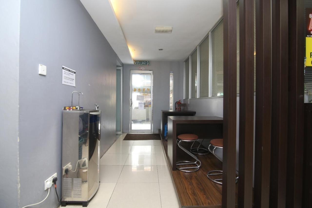 Oyo 90136 Jumbo Inn Kuching Eksteriør bilde
